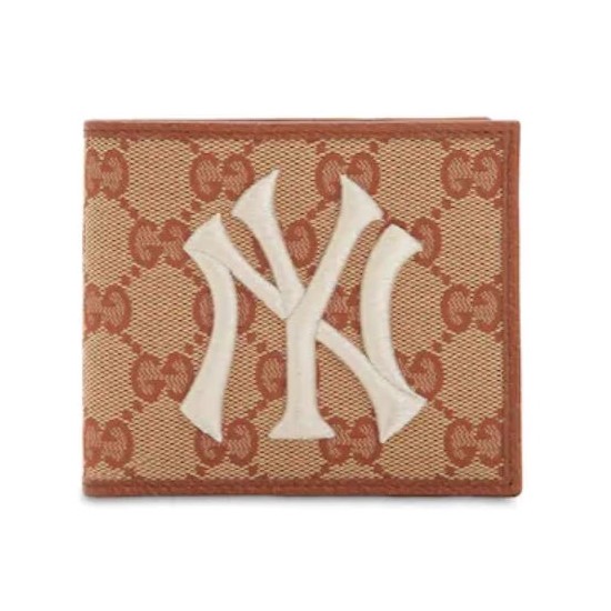 Presenttips till kille: Gucci new york plånbok
