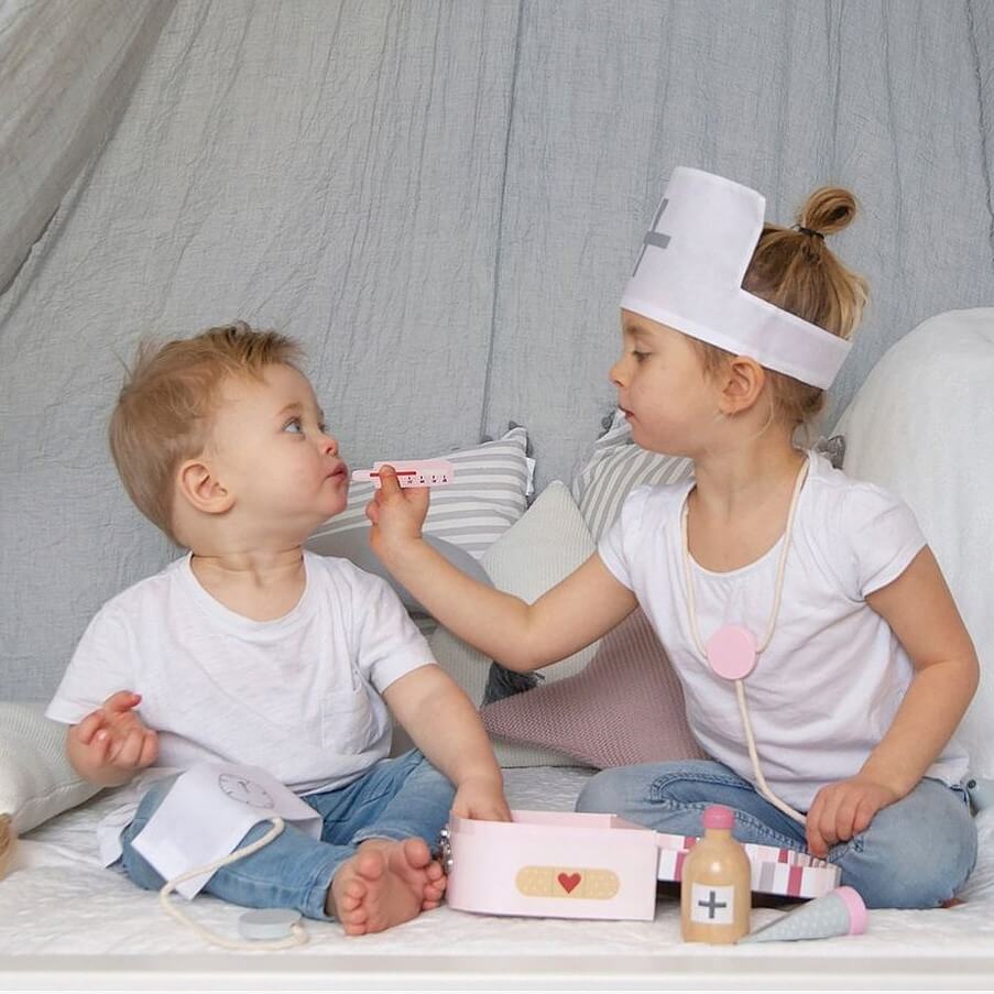 Present till 3-åring: Doktorväska