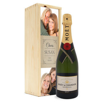 Tacka med en champagne (med fotobox)