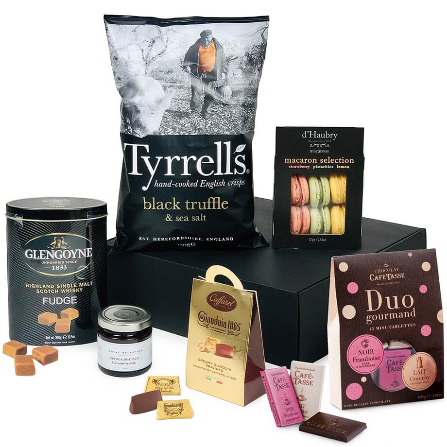 Nyhet: Presentkorg med chips, makarons, choklad mm