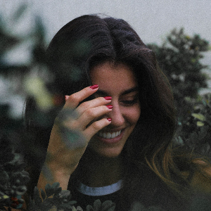 Emilia, redaktör på Fineshelf.com